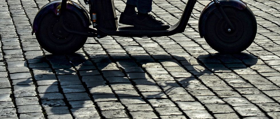 Elektrokoloběžky v samotném srdci metropole: podle radnice Prahy 1 pro ně omezení začne platit během léta.