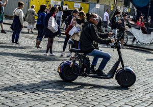 Elektrokoloběžky v samotném srdci metropole: podle radnice Prahy 1 pro ně omezení začne platit během léta.