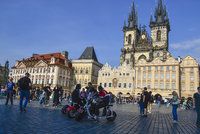 Ne policejnímu násilí a rasismu. Na Staroměstském náměstí protestovaly stovky cizinců