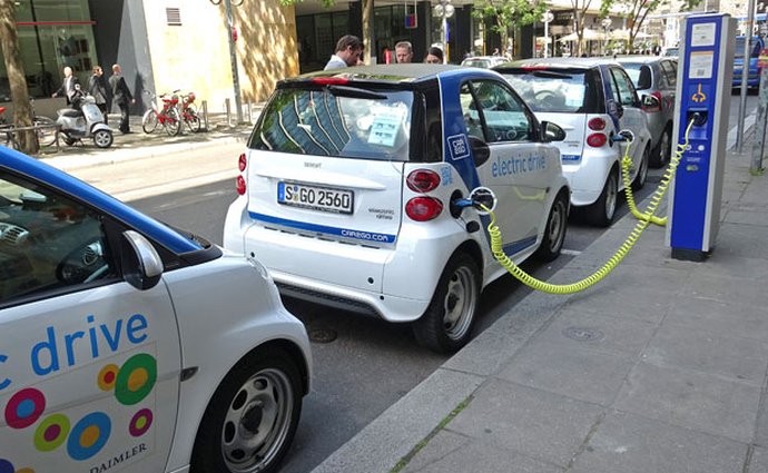 Dieselová auta jsou ekologičtější než elektromobily, tvrdí nová studie