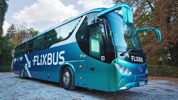 Plně elektrický autobus na dálkových spojích FlixBus v Německu 