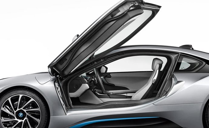 BMW i5: Jednou z možností je použití dveří otevíraných vzhůru