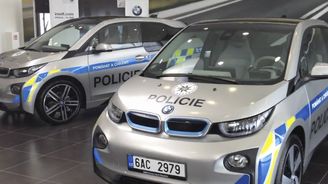 Obnova policejního vybavení vázne. Ministerstvo vnitra neumí nákupy řídit, říkají kontroloři