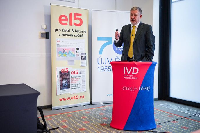 Tomáš Chmelík, manažer útvaru realizace a správa dobíjecích stanic ČEZ Tomáš Chmelík, manažer útvaru realizace a správa dobíjecích stanic ČEZ