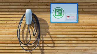 Česká investice řeší globální problém: Jak si manažer nabije doma firemní elektromobil Česká investice řeší globální problém: Jak si manažer nabije doma firemní elektromobil