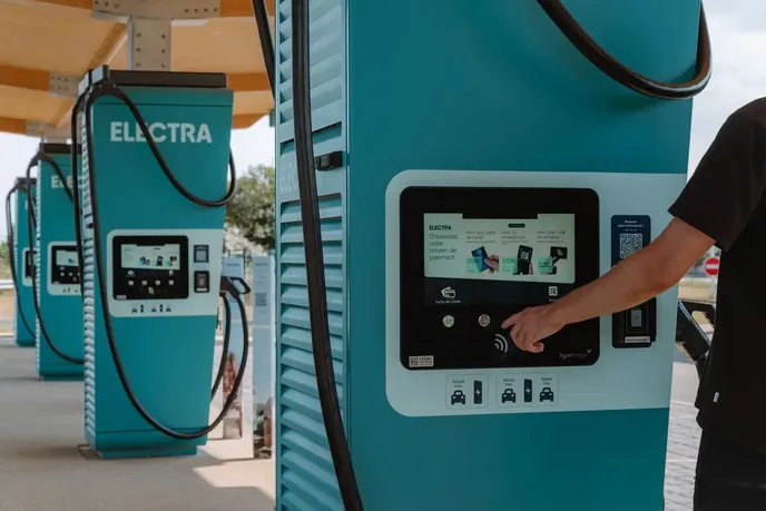 Rychlonabíječky francouzského startupu Electra disponují mnoha technologickými vychytávkami Rychlonabíječky francouzského startupu Electra disponují mnoha technologickými vychytávkami