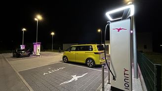 Německo zrušilo dotaci na elektromobily. Během sedmi let přispěla k nákupu 2,1 milionu vozů