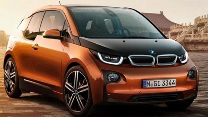 Elektromobily zaparkují v pražských modrých zónách skoro zadarmo