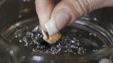 Třetina českých „závisláků“ chce seknout s nikotinem. Předsevzetí dodrží jen zlomek