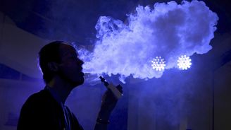 Experti v USA varují před inhalováním THC pomocí e-cigaret. Evidují tři úmrtí 