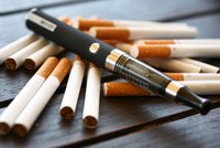 Řada restaurací zakazuje elektronické cigarety. Argumentují i dětmi