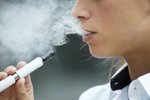 Elektronické cigarety: nově varování na obalech a omezení nikotinu v náplních. Přísnější pravidla výroby a prodeje