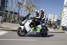 Elektroskútr BMW C evolution