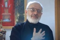 Kacíř z Čech řídil ukrajinskou sektu: Při zátahu v klášteře zatkli a vyhostili tři krajany