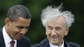 Elie Wiesel se přátelil s Barackem Obamou.