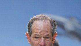 Bývalý newyorský guvernér Eliot Spitzer rezignoval kvůli aférkám s prostitutkami.