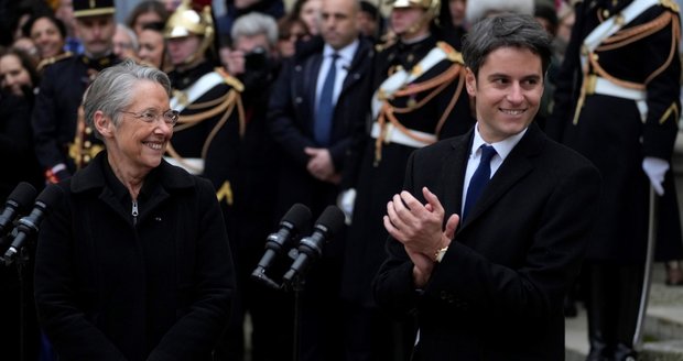 Macronův „dobrý žák“ novým premiérem Francie! Vlády se ujal mladý Attal (34), býval mluvčím
