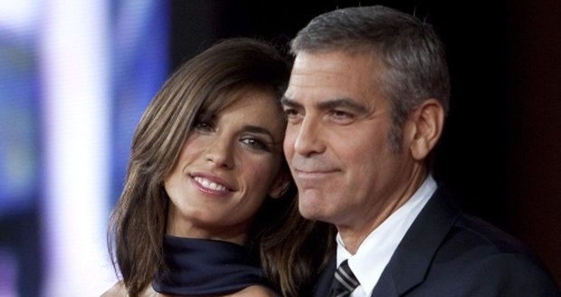 Elisabetta Canalis není mateřský typ. Clooney se s tím nemohl srovnat