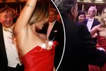 Elisabettu Canalis, Clooneyho expřítelkyni, na Plese v Opeře ve Vídni zradila róba