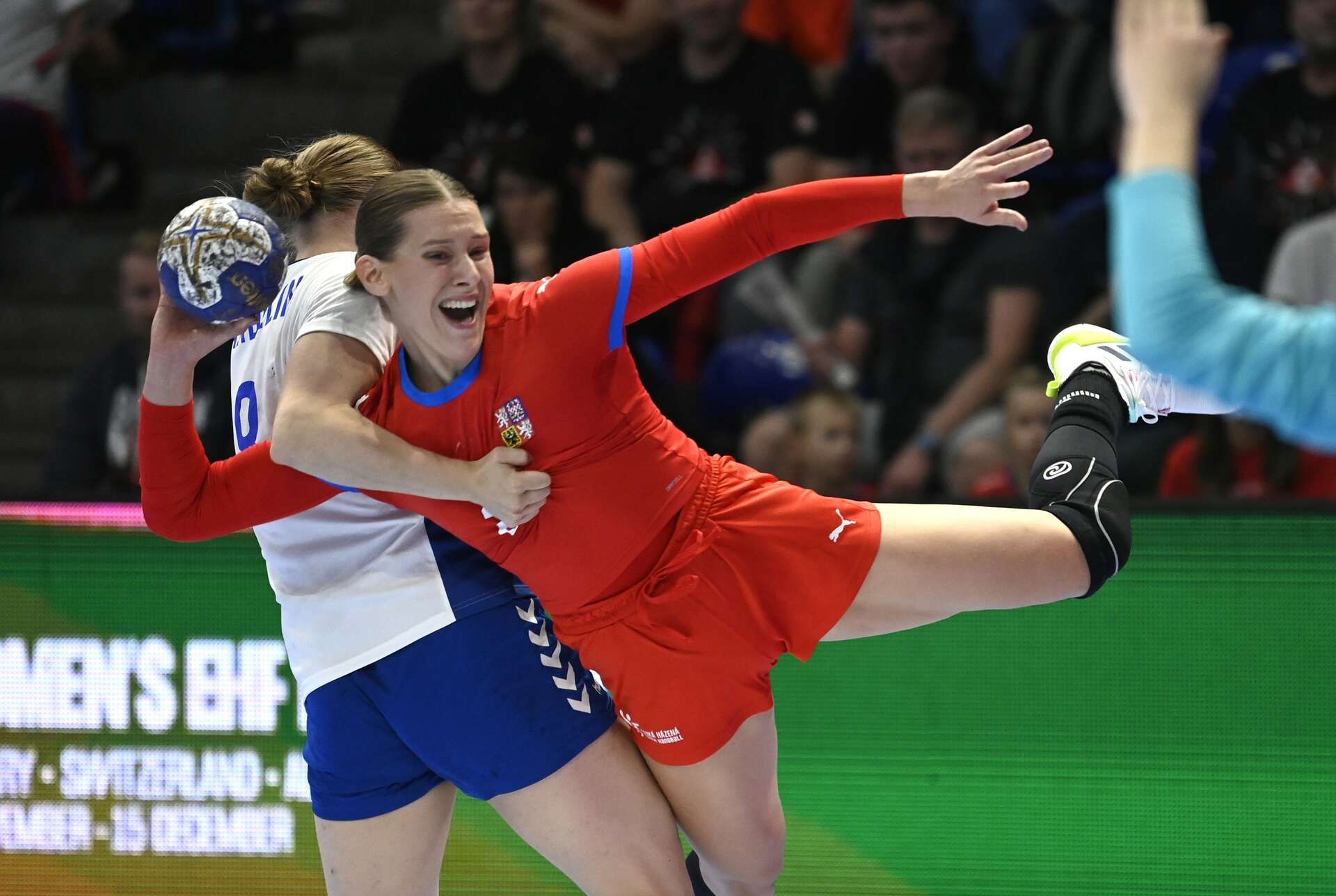 Eliška Desortová (28), spojka Eliška Desortová (28), spojka