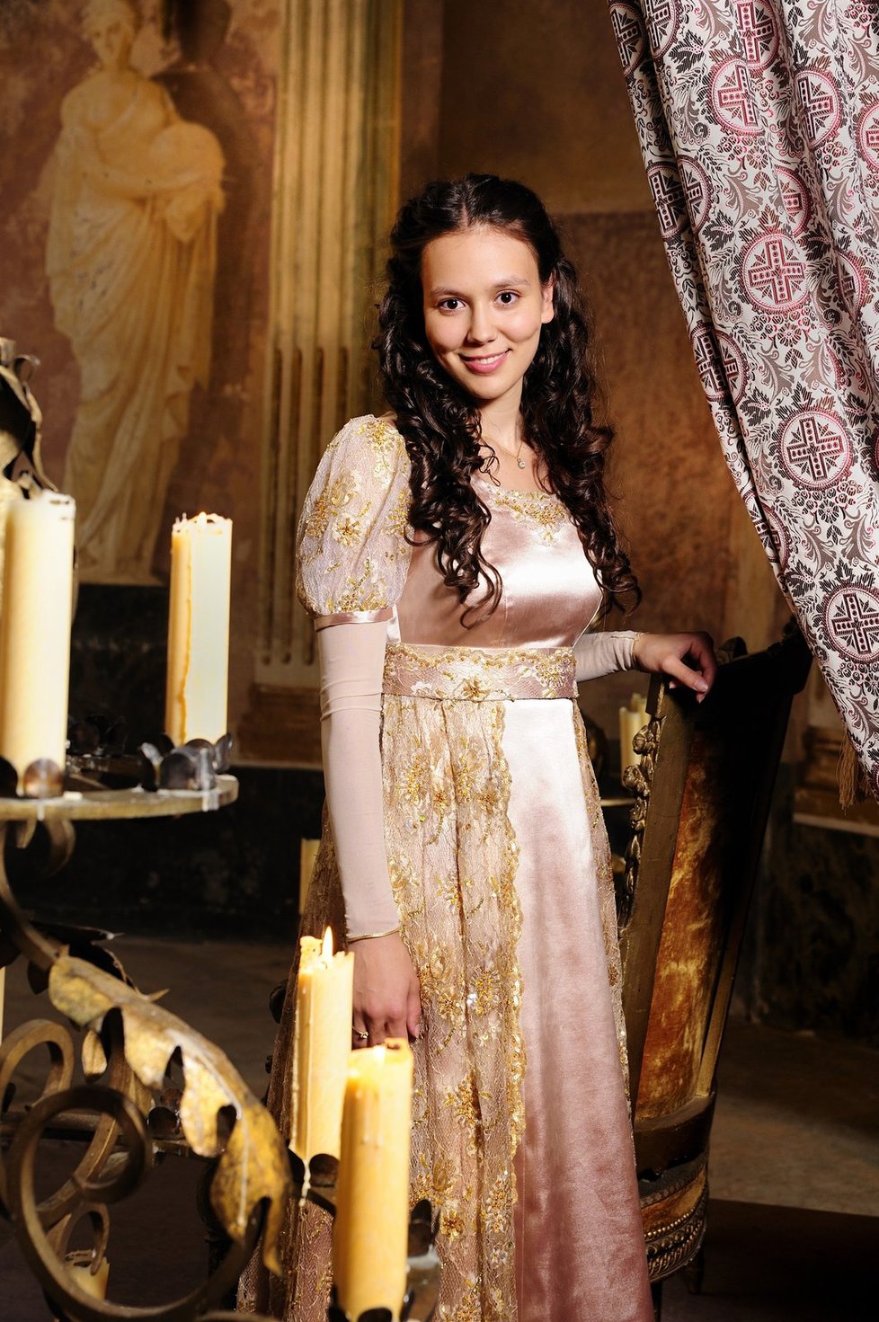 Eliška jako princezna v pohádce Svatojánský věneček.