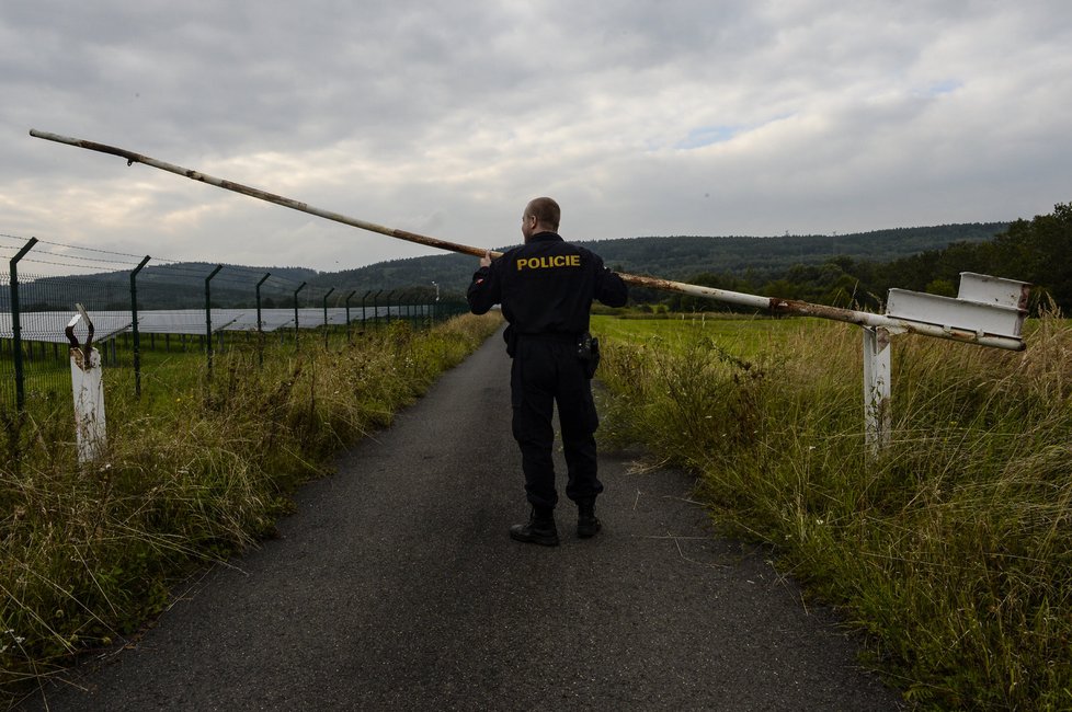 Policisté místo činu neprodyšně uzavřeli