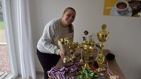 K dosavadním pohárům a medailím přidala Eliška Vladyková (17) z Bohumína další na letošním mistrovství světa v Českých Budějovicích.