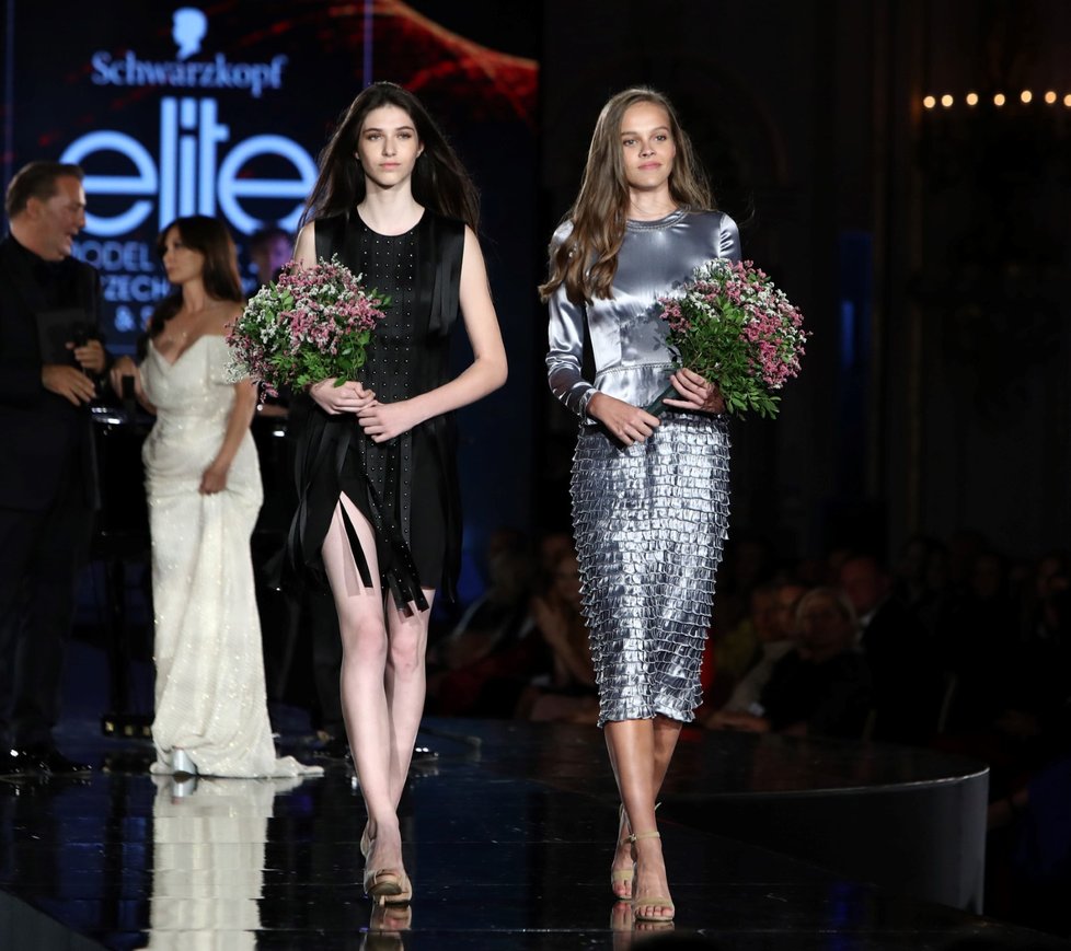 Vítězky soutěže Elite Model Look 2018 Jasmína Simonová (SK) a Marie Sýkorová (CZ)