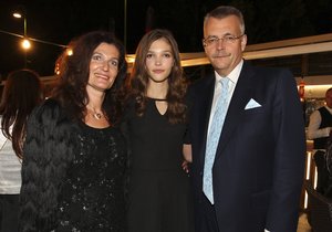 Jana Tvrdíková s maminkou a tatínkem - Jaroslavem Tvrdíkem