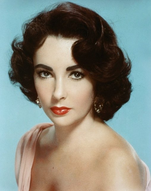 Elizabeth Taylor byla černými loknami proslulá