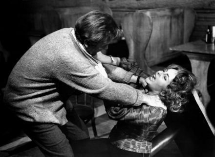 Herecký koncert s Richardem Burtonem, mužem jejího života v dramatu Kdo se bojí Virginie Woolfové? (1966) jí vynesl Oscara.