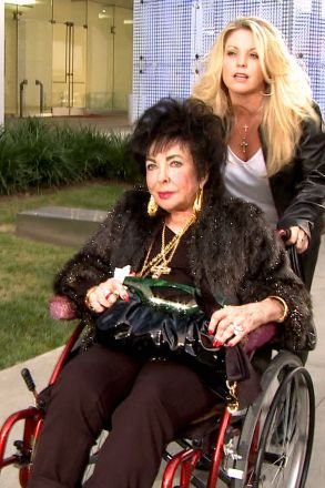 V posledních letech života byla Liz odkázaná na vozík.