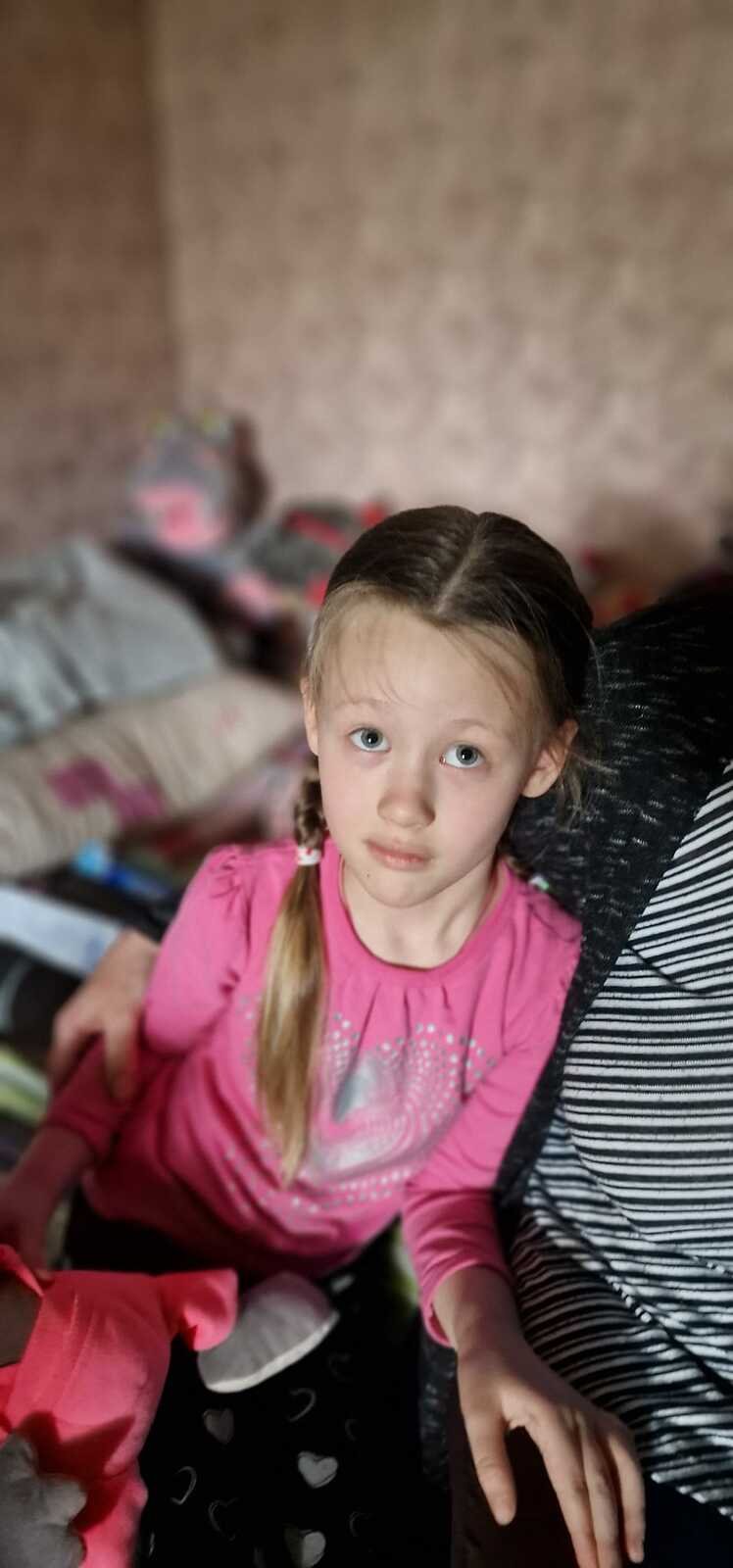 Ukrajinská dívka (†6) kvůli stresu z bombardování dostala infarkt.