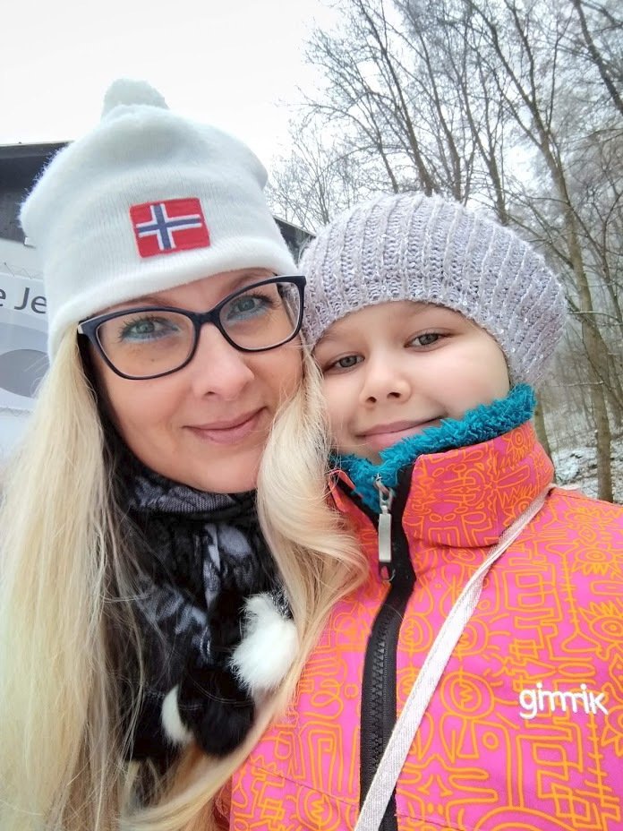 Ella Marie Otoupalíková (8) je navenek jako každé jiné dítě. Bohužel ale neslyší a operace, která ji sluch vrátí, stojí přes půl milionu korun.