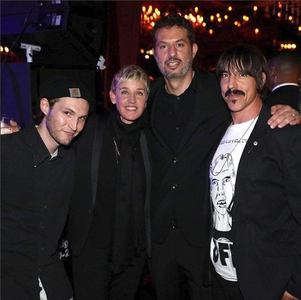 Ellen DeGeneres s členy kapely Red Hot Chilli Peppers