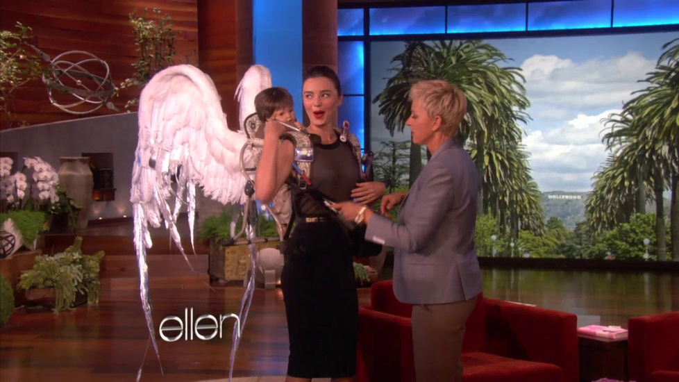 Miranda Kerr v talkshow Ellen dostala andělská křídla