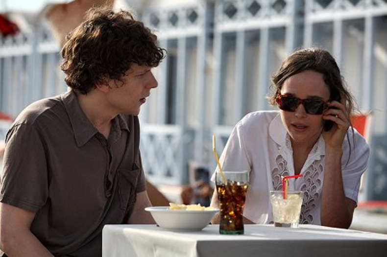 Jesse Eisenberg a Elliot Page ve filmu Do Říma s láskou (2012)