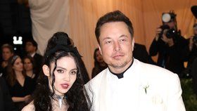 Elon Musk s přítelkyní Grimes