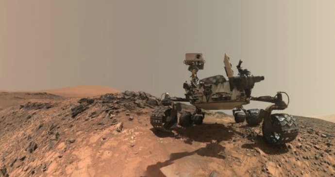 Zatím část Marsu prozkoumalo vozítko Curiosity.