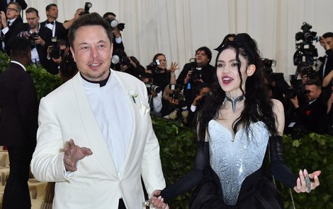 Elon a Grimes ještě jako oficiální pár.