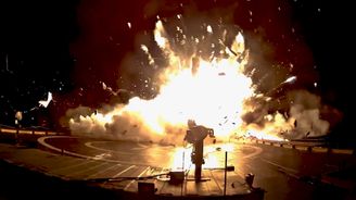 Výbuch rakety desetkrát jinak. Elon Musk zveřejnil video plné neúspěchů svého vesmírného programu