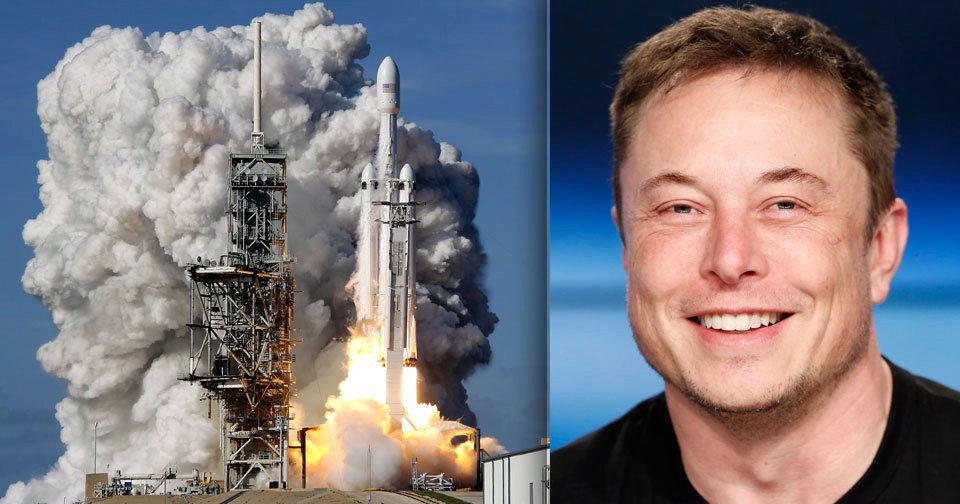 Společnost Elona Muska SpaceX provedla úspěšný test rakety Falcon Heavy