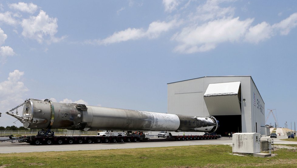 Z vesmíru na planetu Země: NASA zveřejnila video přistání rakety