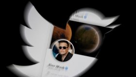 Elon Musk koupil sociální síť Twutter.