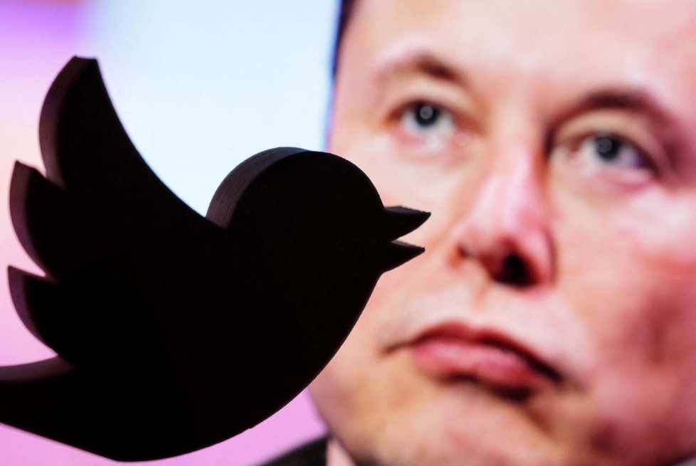 Elon Musk převzal Twitter.