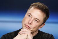 Miliardář Musk si stěžoval, že jeho akcie jsou moc drahé. Pak prudce klesly a teď zoufá