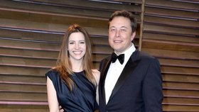 Musk se svou druhou/třetí ženou anglickou herečkou Talulah Rileyovou
