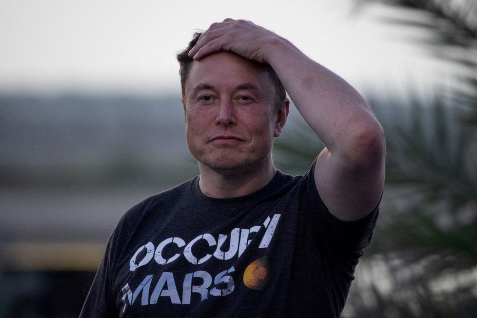 Elon Musk prodal další akcie Tesly