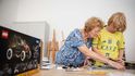 Cílem spolupráce společnosti LEGO a neziskové organizace Elpida je propojit prarodiče s vnoučaty u jednoho stolu Cílem spolupráce společnosti LEGO a neziskové organizace Elpida je propojit prarodiče s vnoučaty u jednoho stolu