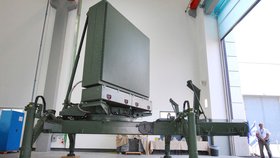 Nové 3D radiolokátory mají nahradit zastaralé radary sovětské výroby, které už řadu let přesluhují. Armádě zajistí přehled o vzdušné situaci ve výškách od 100 do 3000 metrů (ilustrační foto).